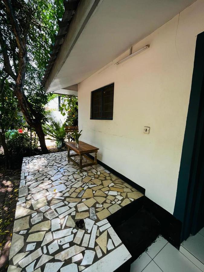 Triniti Oysterbay Hotel Dar es Salaam Exterior photo